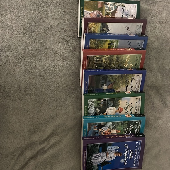 I am selling all 8 books of the series ’Anne Of Green Gables’! - Picture 2 of 2